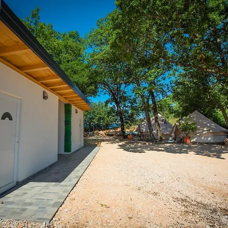 Lyxtält Rock Oak Glamping 3 *