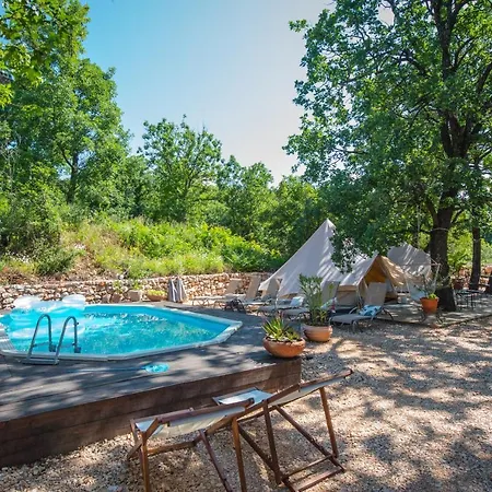 Rock Oak Glamping 3 * Imotski